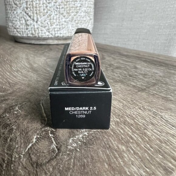 NARS || Radiant Creamy Concealer || Medium 2.5 - Chestnut - Picture 6 of 7